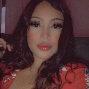 Meet your Posher, Angie